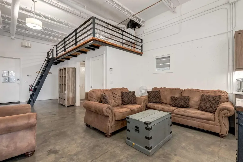 648 Mcdougall Road NE Calgary AB T2E4Z7