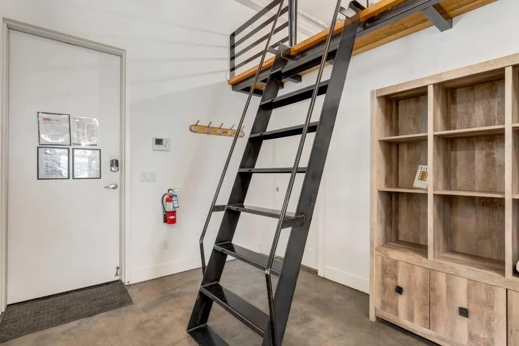 648 Mcdougall Road NE Calgary AB T2E4Z7