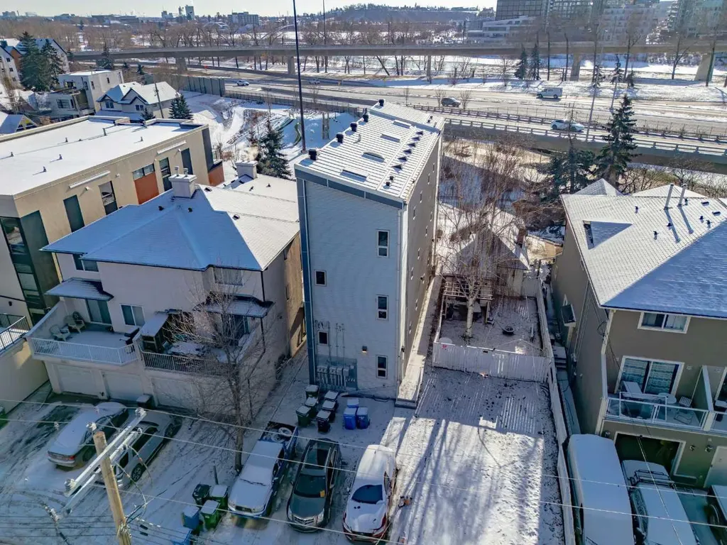 648 Mcdougall Road NE Calgary AB T2E4Z7