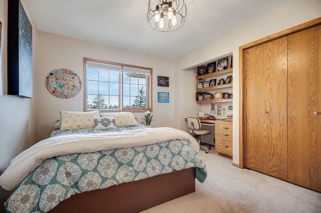607 9 Street SE High River AB T1V 1L1