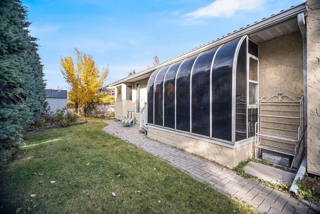 607 9 Street SE High River AB T1V 1L1