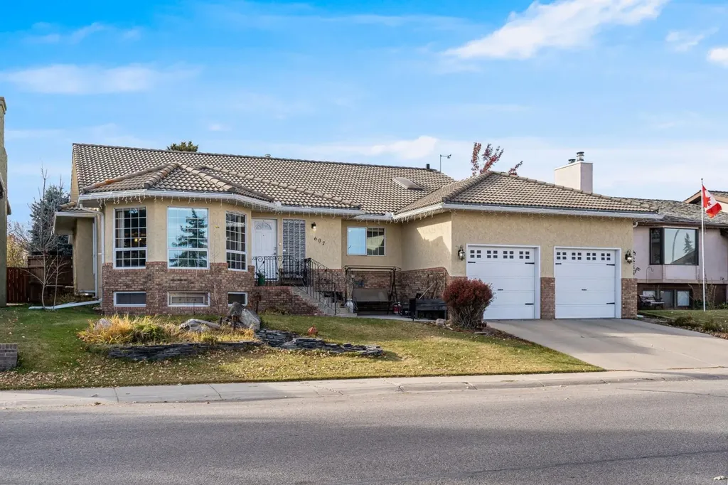 607 9 Street SE High River AB T1V 1L1