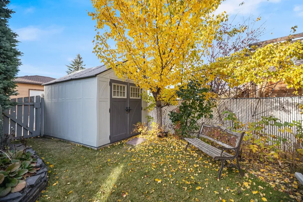 607 9 Street SE High River AB T1V 1L1