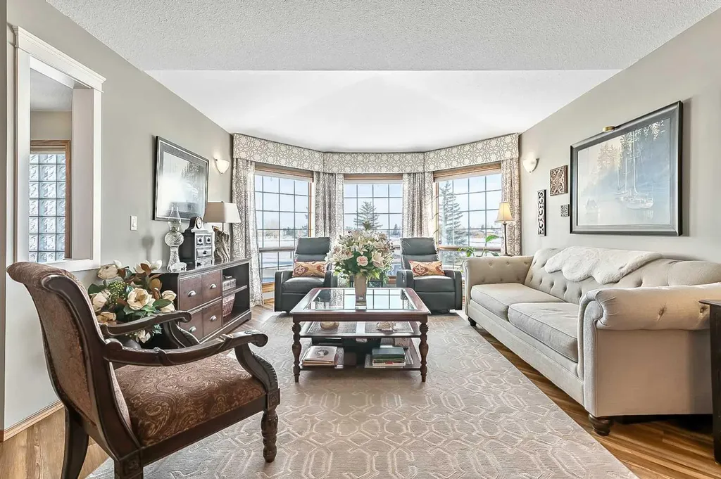 607 9 Street SE High River AB T1V 1L1