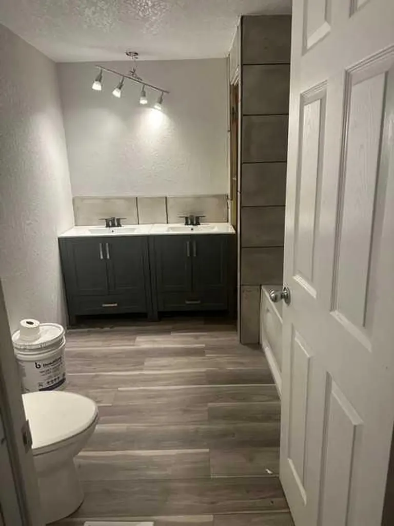 7106 South Glen Avenue Edson AB T7E 1M9