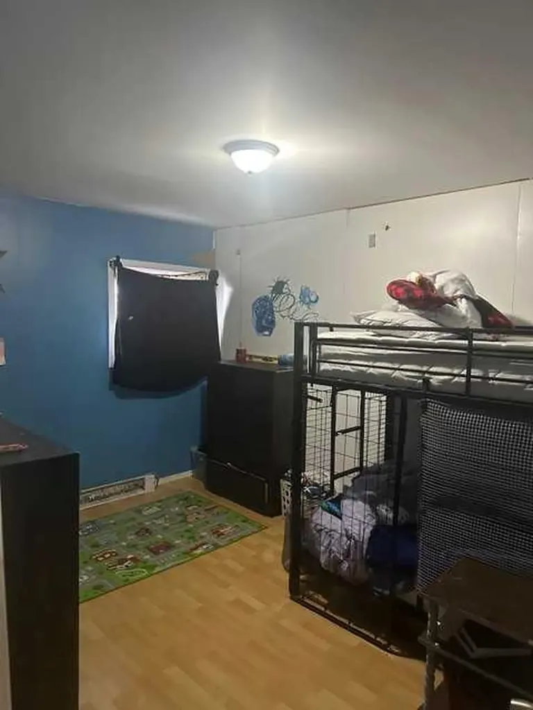 7106 South Glen Avenue Edson AB T7E 1M9