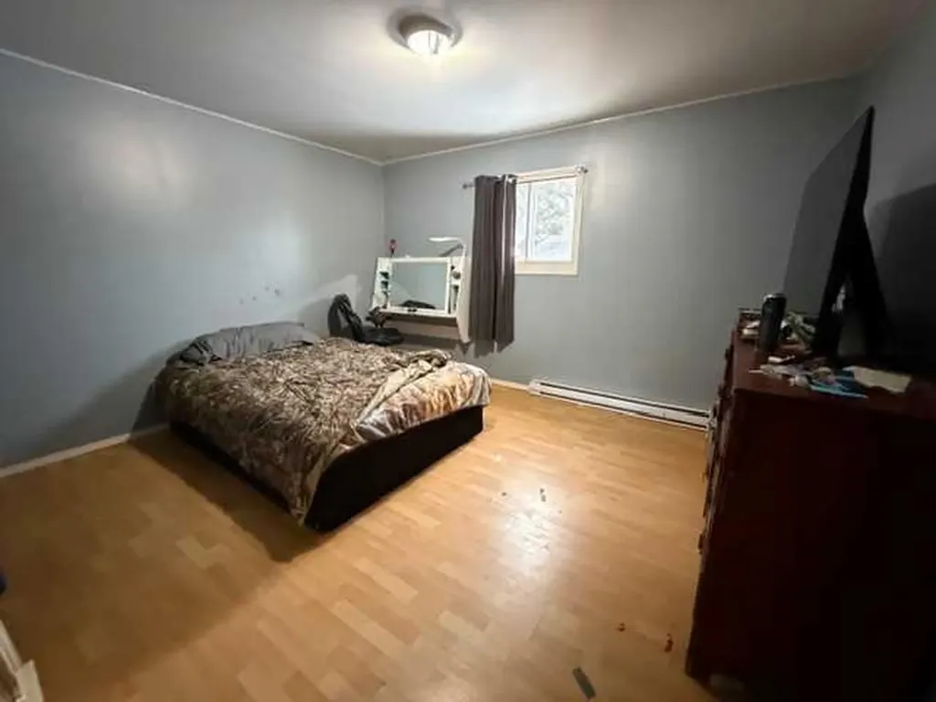 7106 South Glen Avenue Edson AB T7E 1M9