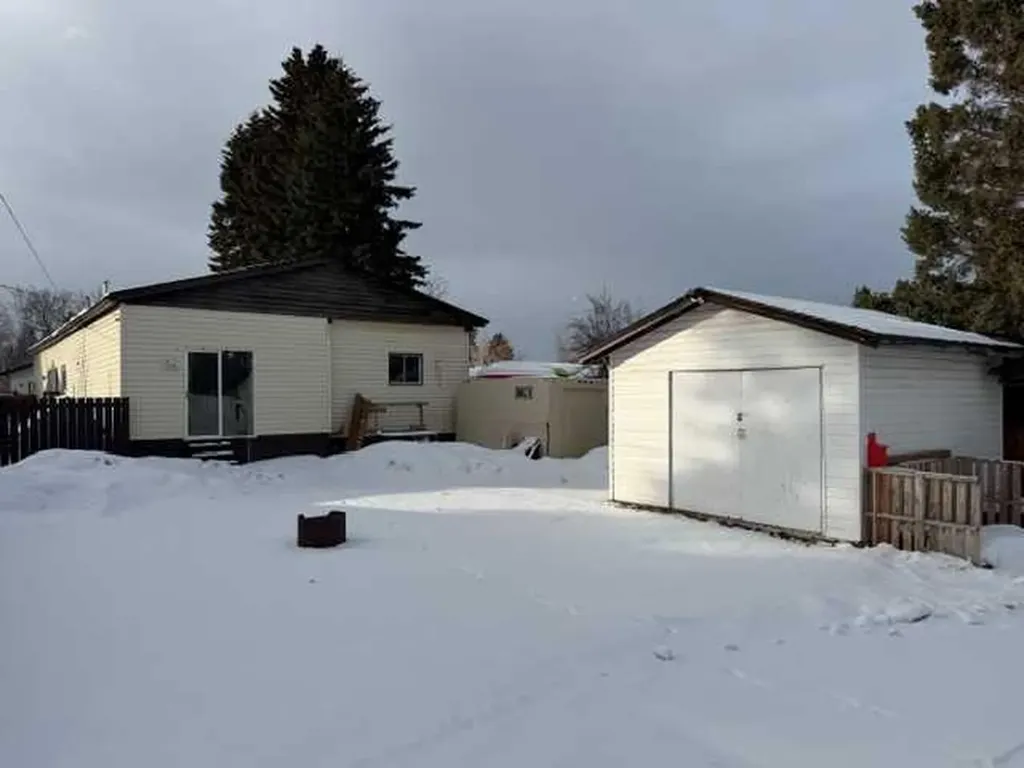 7106 South Glen Avenue Edson AB T7E 1M9