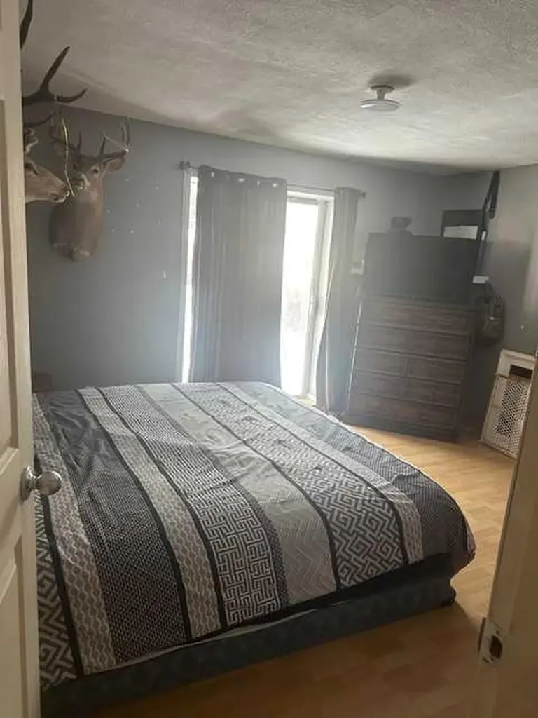 7106 South Glen Avenue Edson AB T7E 1M9