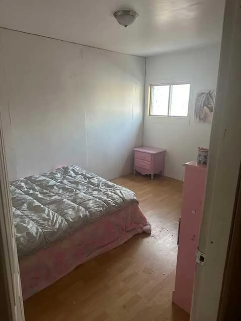 7106 South Glen Avenue Edson AB T7E 1M9
