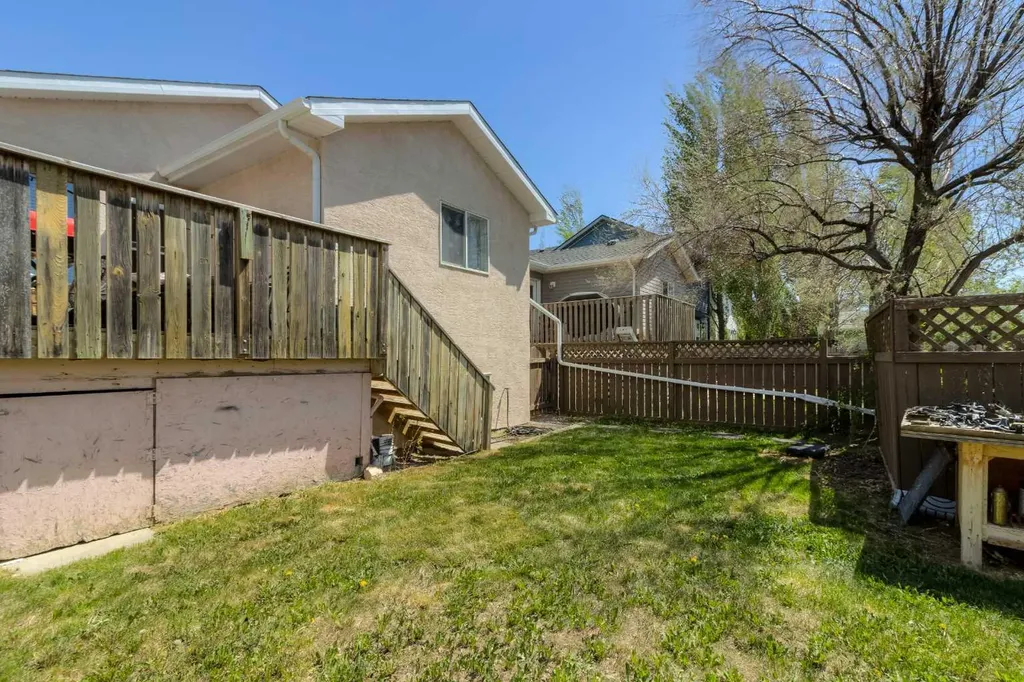 287 Peigan Court W Lethbridge AB T1K 7K6