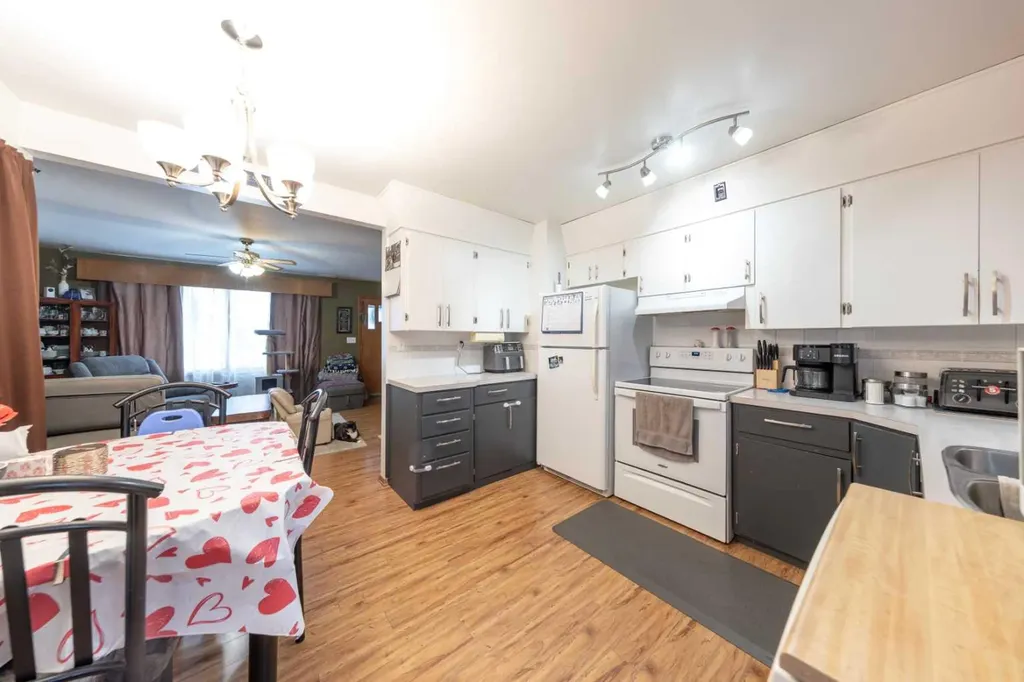 111 4 Avenue W Maidstone SK S0M1M0