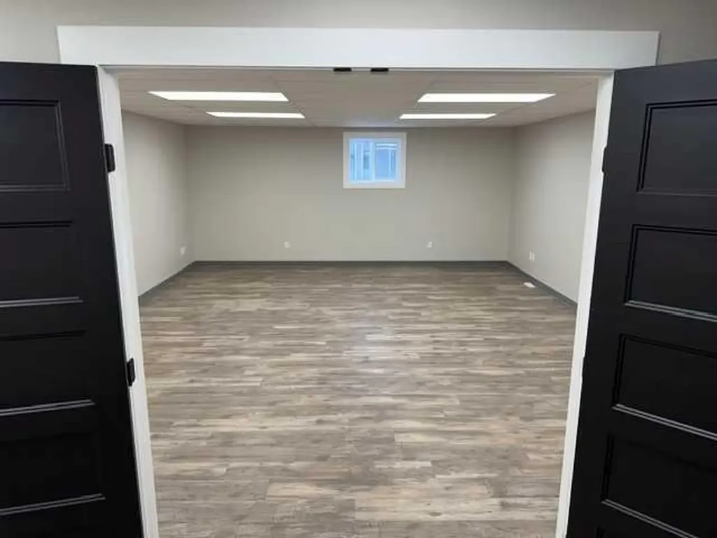 11302 95 Avenue Grande Prairie AB T8V 5M1