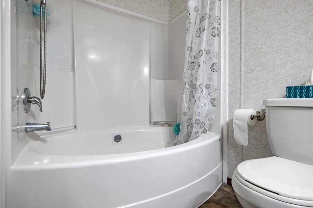 37 Maple Drive Brooks AB T1R 1J2