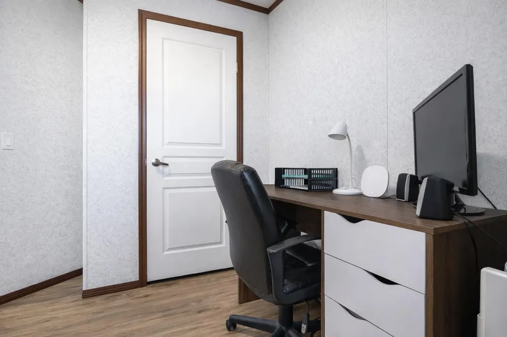 37 Maple Drive Brooks AB T1R 1J2