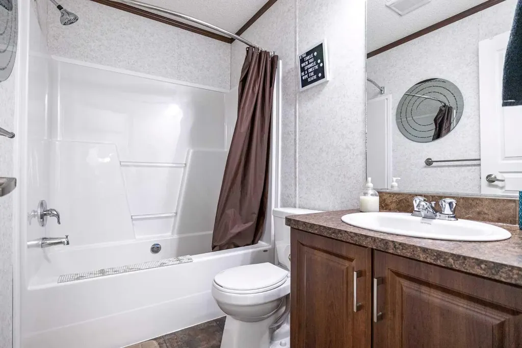 37 Maple Drive Brooks AB T1R 1J2