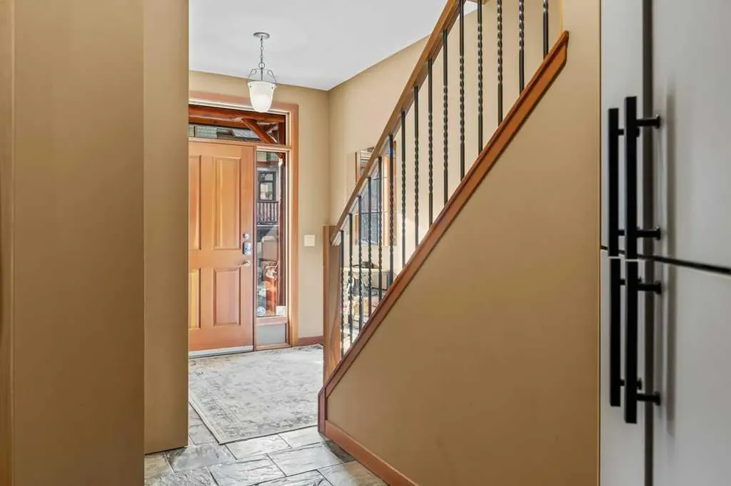 137 Wapiti Close Canmore AB T1W3B2