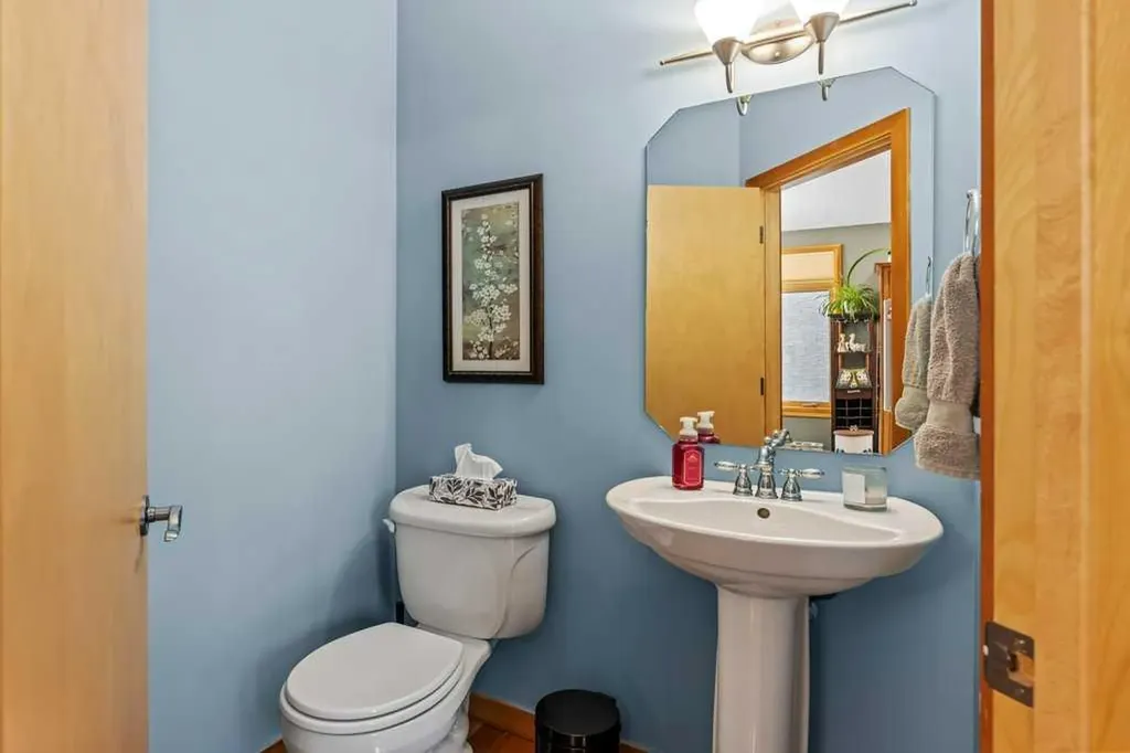 137 Wapiti Close Canmore AB T1W3B2