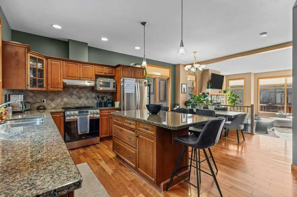 137 Wapiti Close Canmore AB T1W3B2