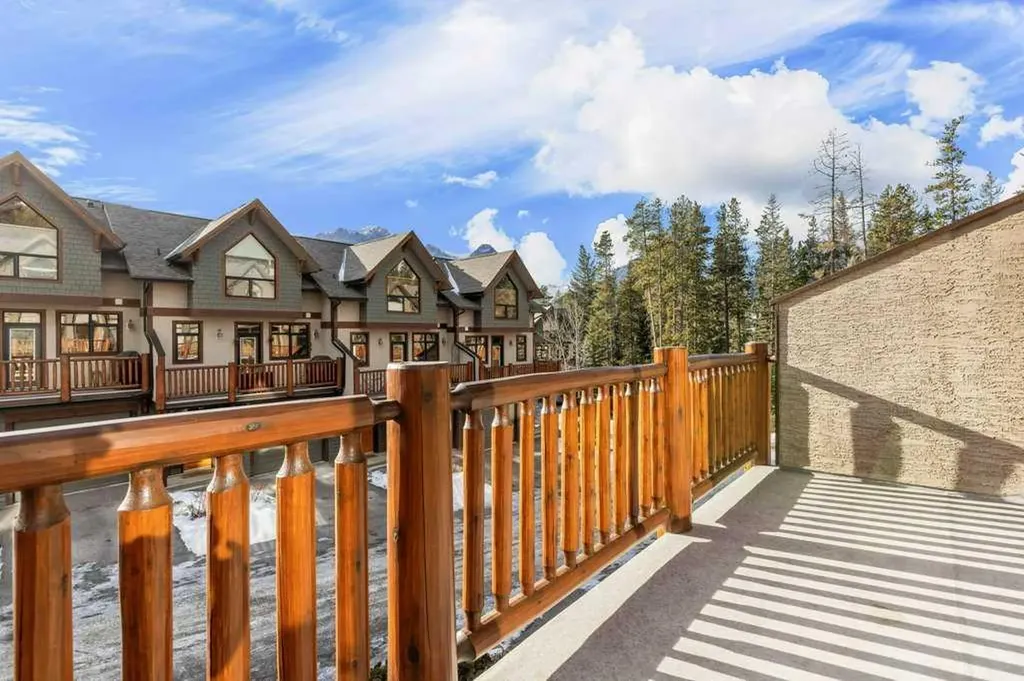 137 Wapiti Close Canmore AB T1W3B2