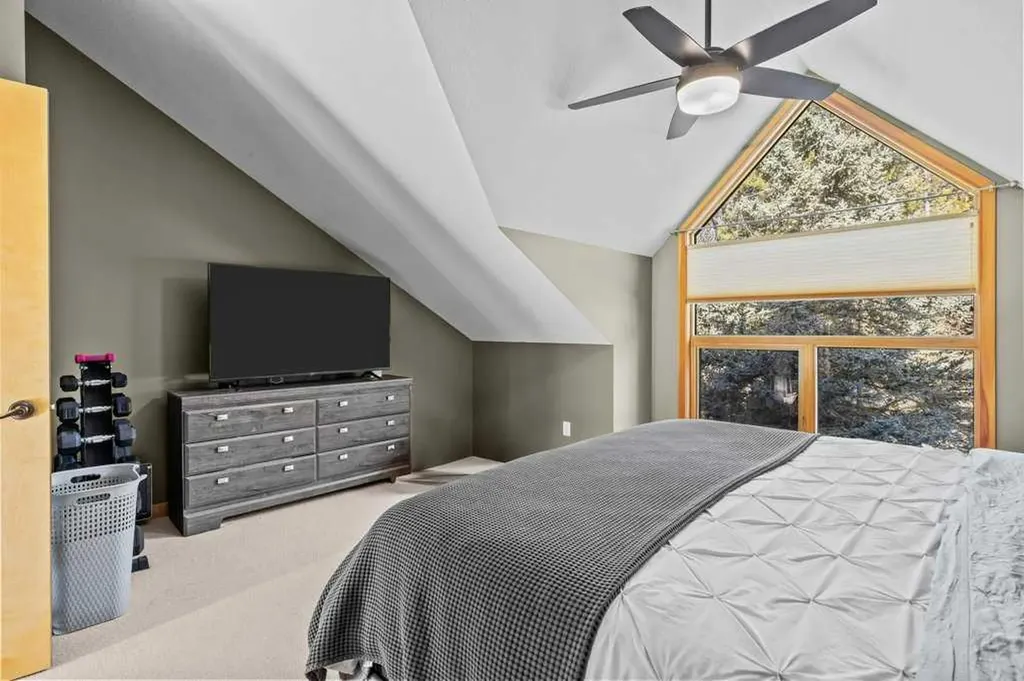 137 Wapiti Close Canmore AB T1W3B2