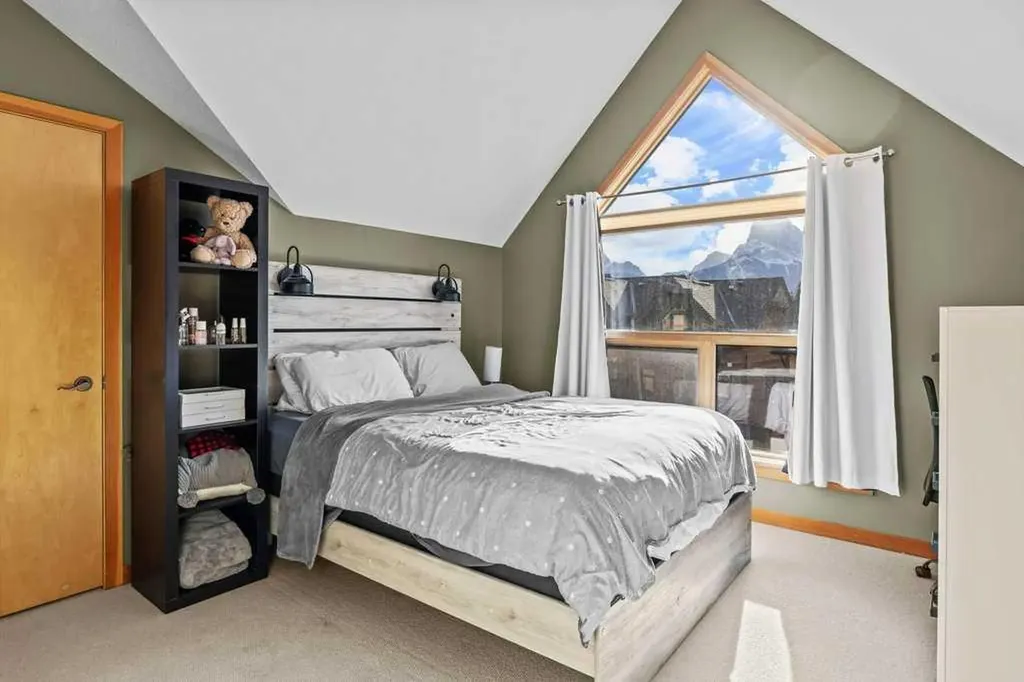 137 Wapiti Close Canmore AB T1W3B2