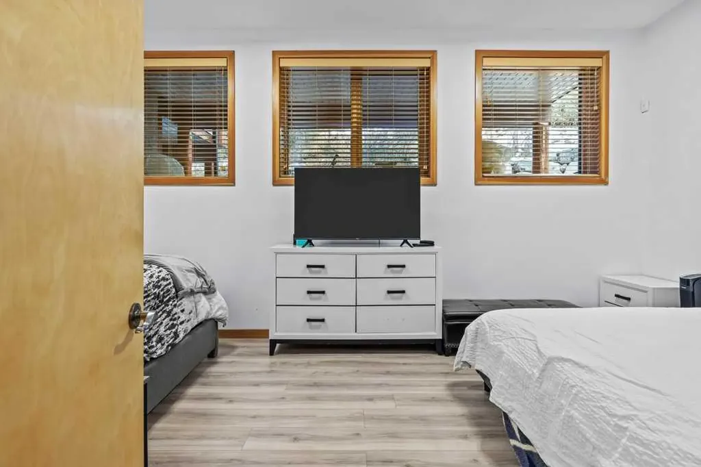 137 Wapiti Close Canmore AB T1W3B2