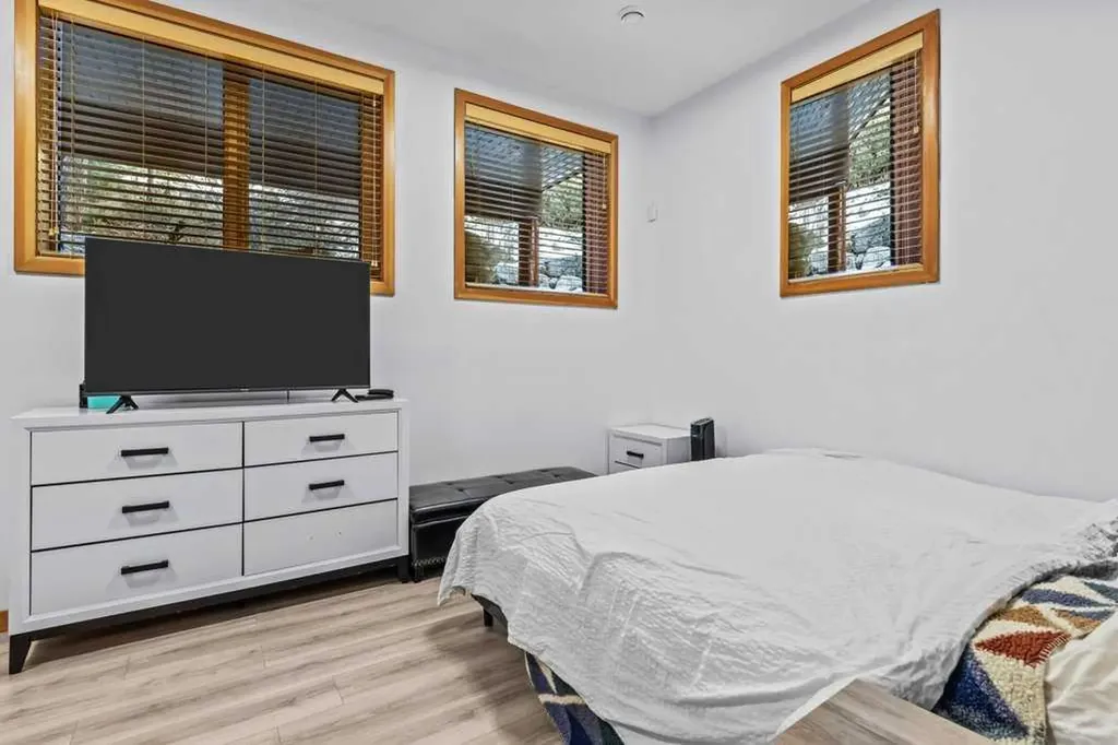 137 Wapiti Close Canmore AB T1W3B2