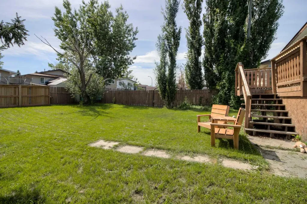 7 Cayuga Place W Lethbridge AB T1K 5J1