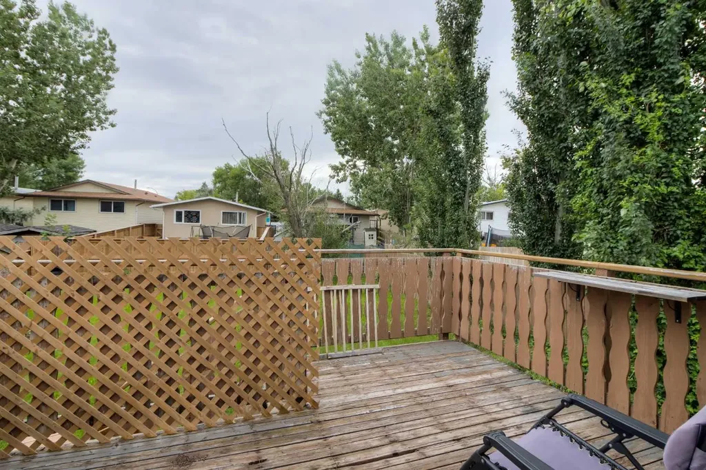 7 Cayuga Place W Lethbridge AB T1K 5J1