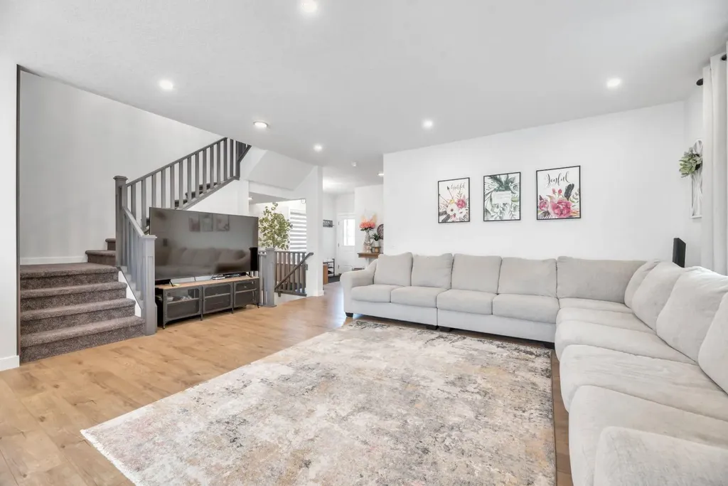 240 Creekstone Path SW Calgary AB T2X4X8