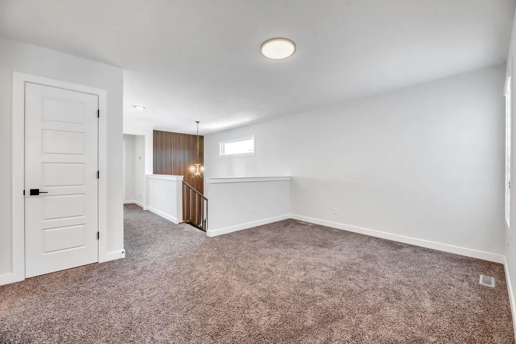 240 Creekstone Path SW Calgary AB T2X4X8