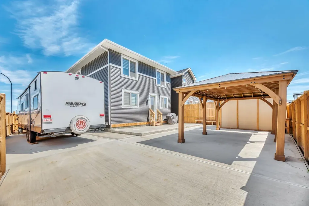 240 Creekstone Path SW Calgary AB T2X4X8