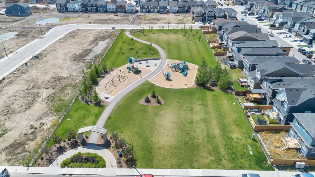 240 Creekstone Path SW Calgary AB T2X4X8