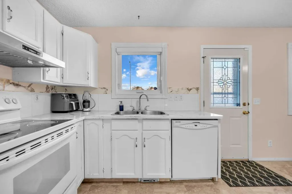 131 Coral Springs Circle NE Calgary AB T3J3P5