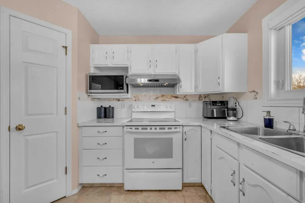 131 Coral Springs Circle NE Calgary AB T3J3P5