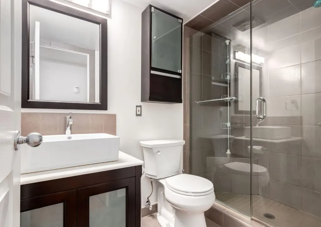 123 13 Avenue NE Calgary AB T2E 1B5