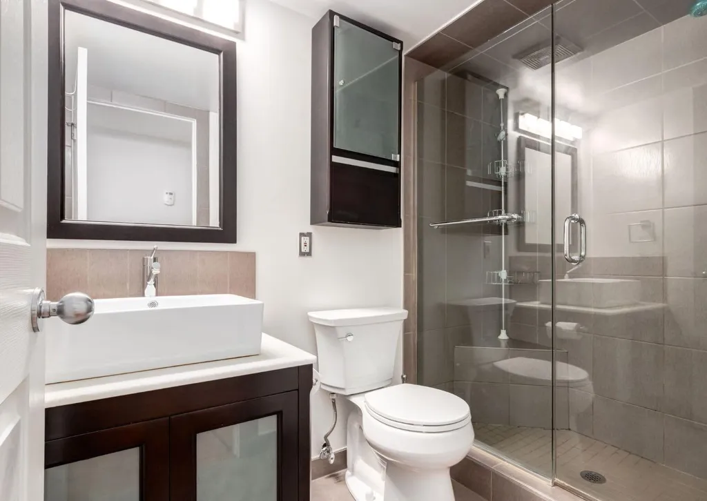123 13 Avenue NE Calgary AB T2E 1B5