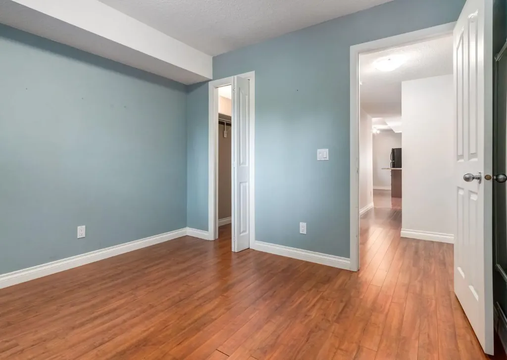 123 13 Avenue NE Calgary AB T2E 1B5