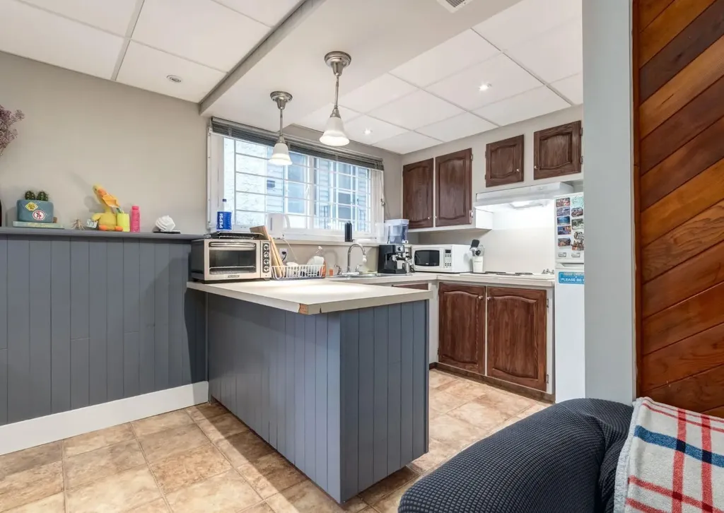 123 13 Avenue NE Calgary AB T2E 1B5