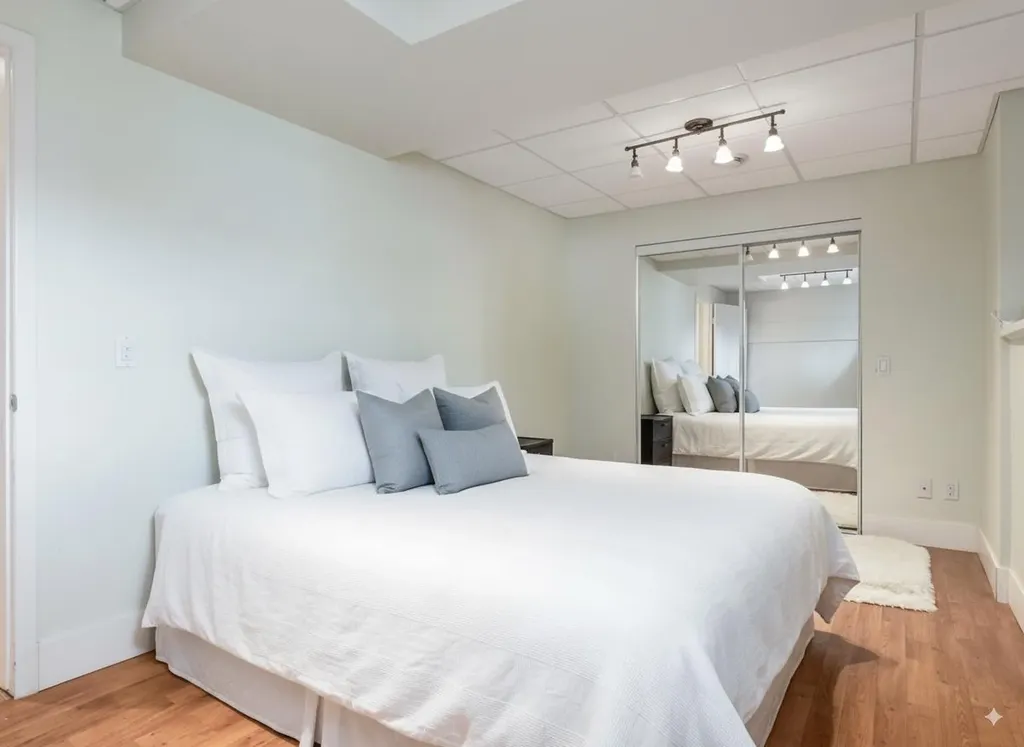 123 13 Avenue NE Calgary AB T2E 1B5