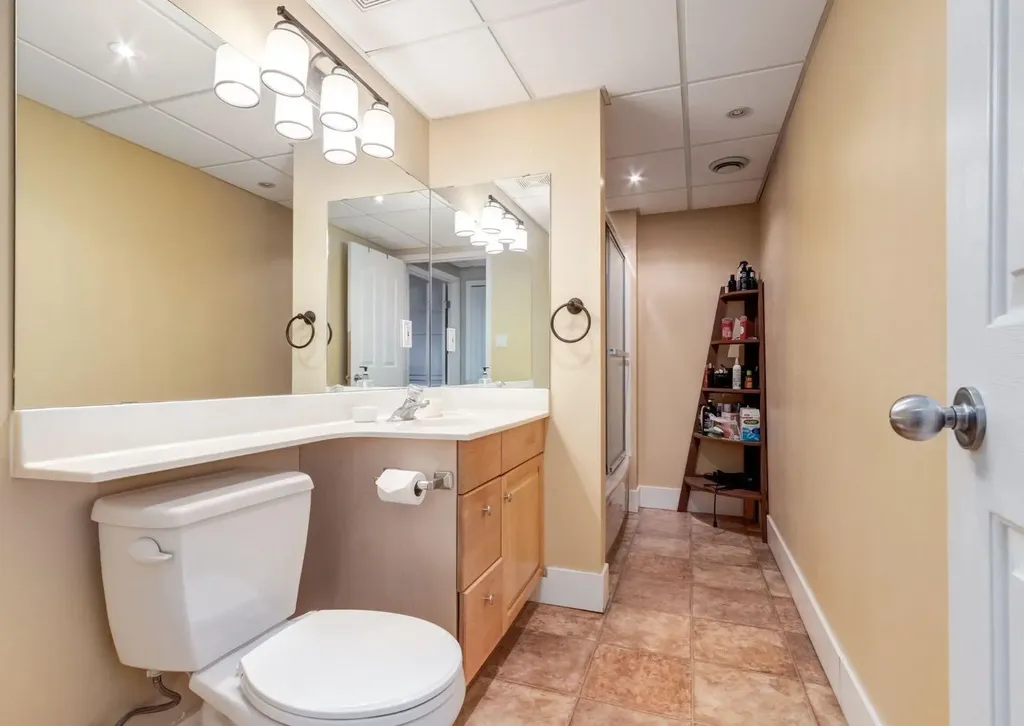 123 13 Avenue NE Calgary AB T2E 1B5