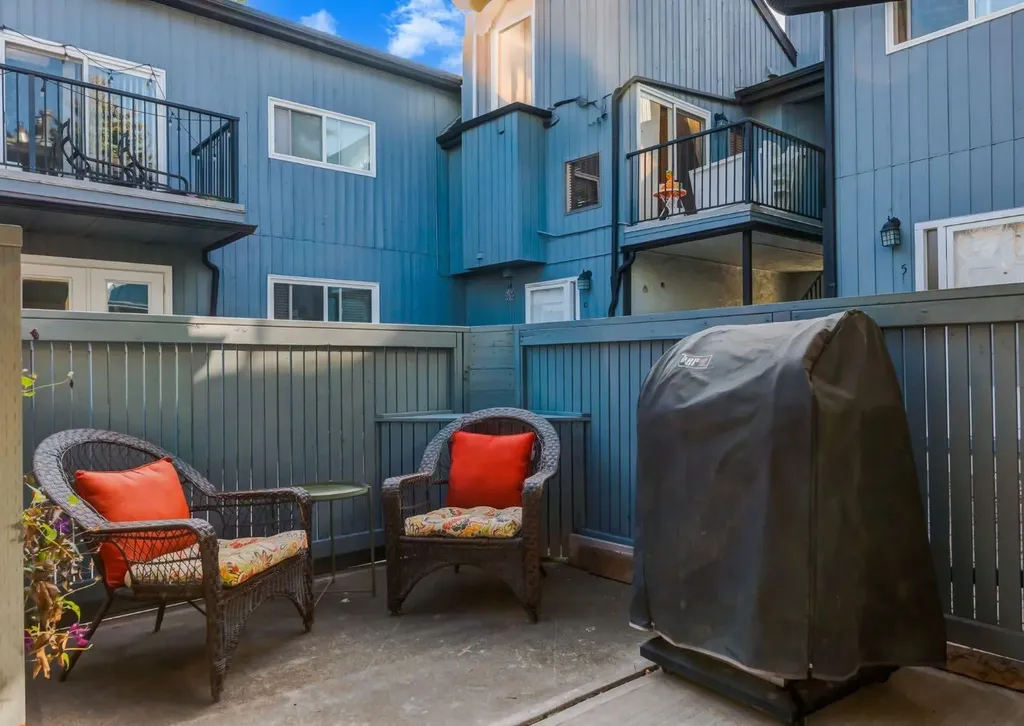 123 13 Avenue NE Calgary AB T2E 1B5