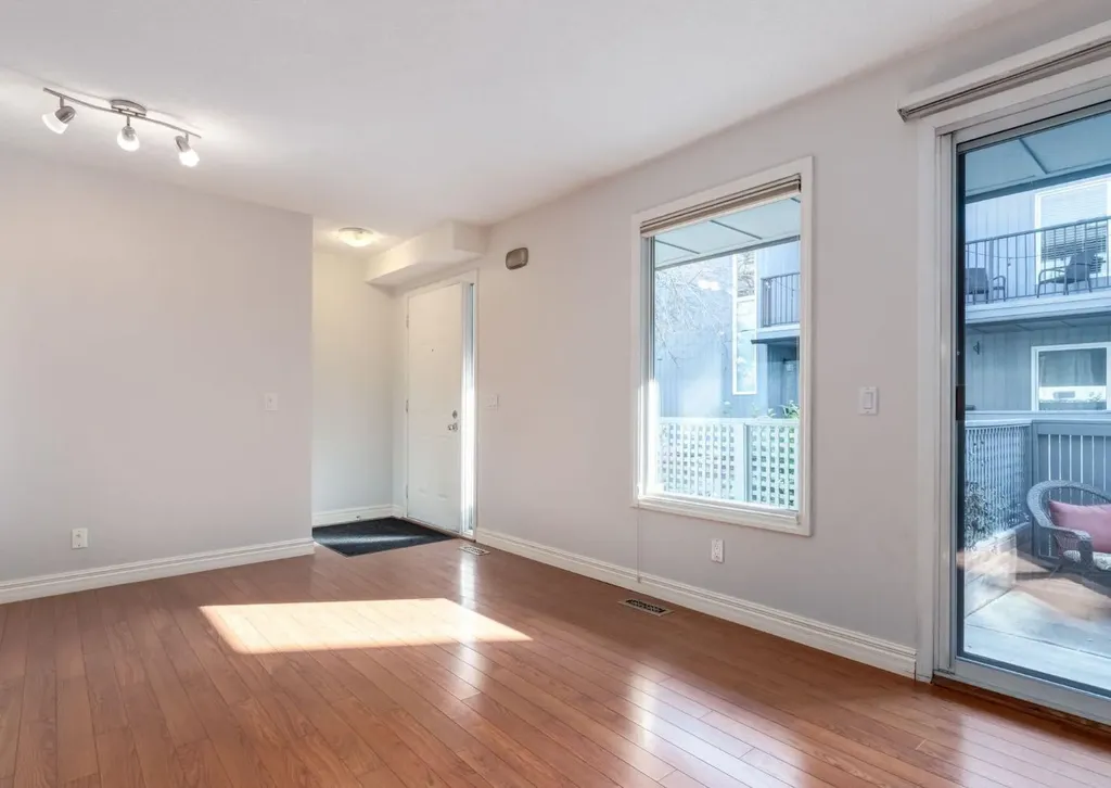 123 13 Avenue NE Calgary AB T2E 1B5