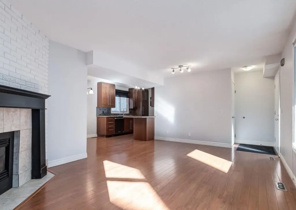 123 13 Avenue NE Calgary AB T2E 1B5