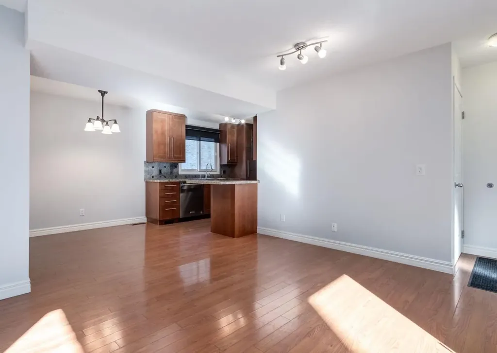 123 13 Avenue NE Calgary AB T2E 1B5
