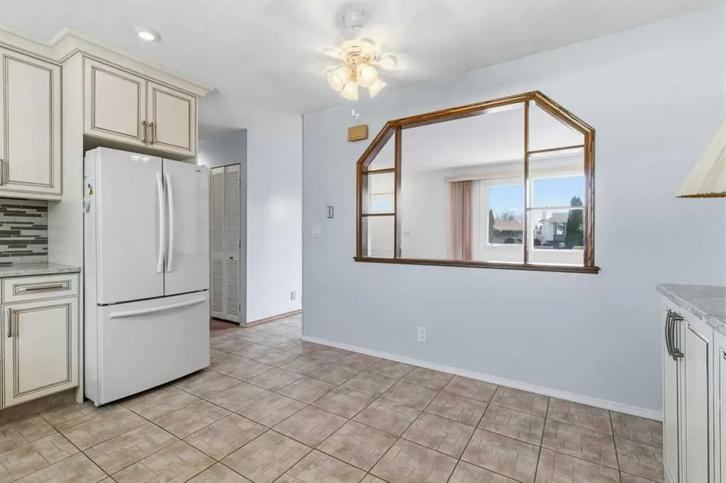 40 Neal Close Red Deer AB T4P 1N4