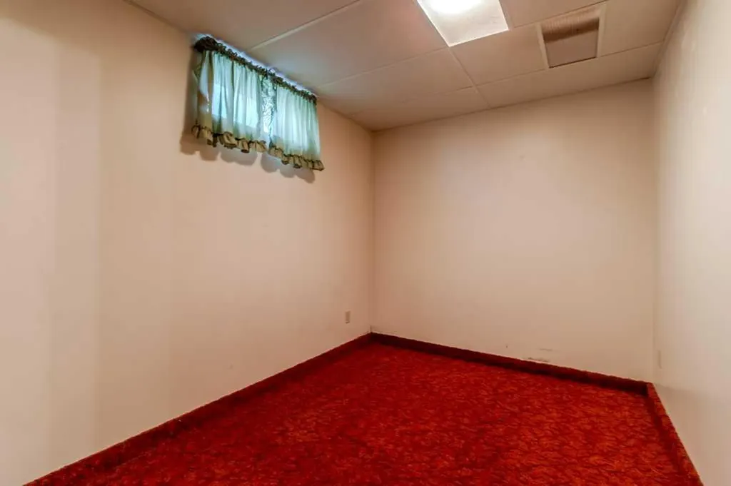 40 Neal Close Red Deer AB T4P 1N4