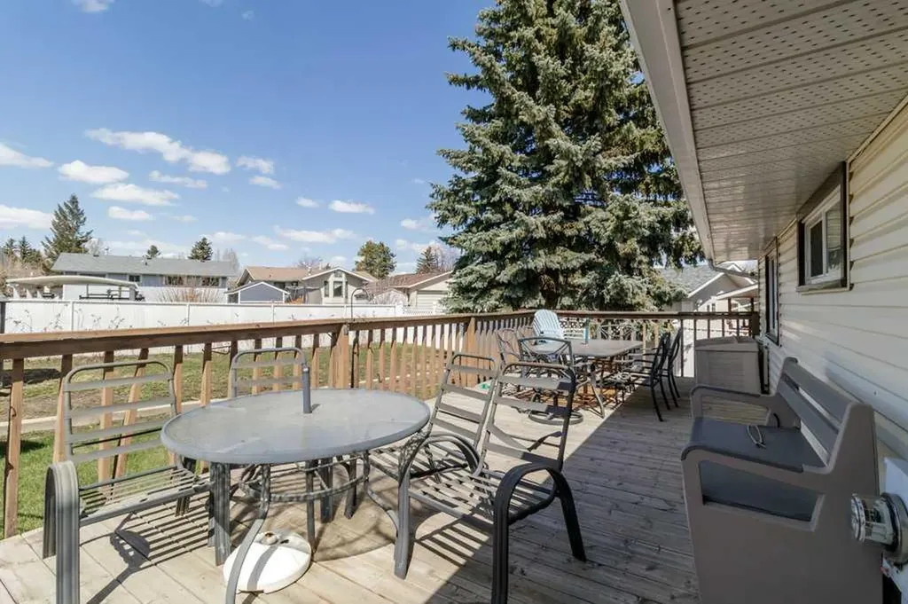 40 Neal Close Red Deer AB T4P 1N4