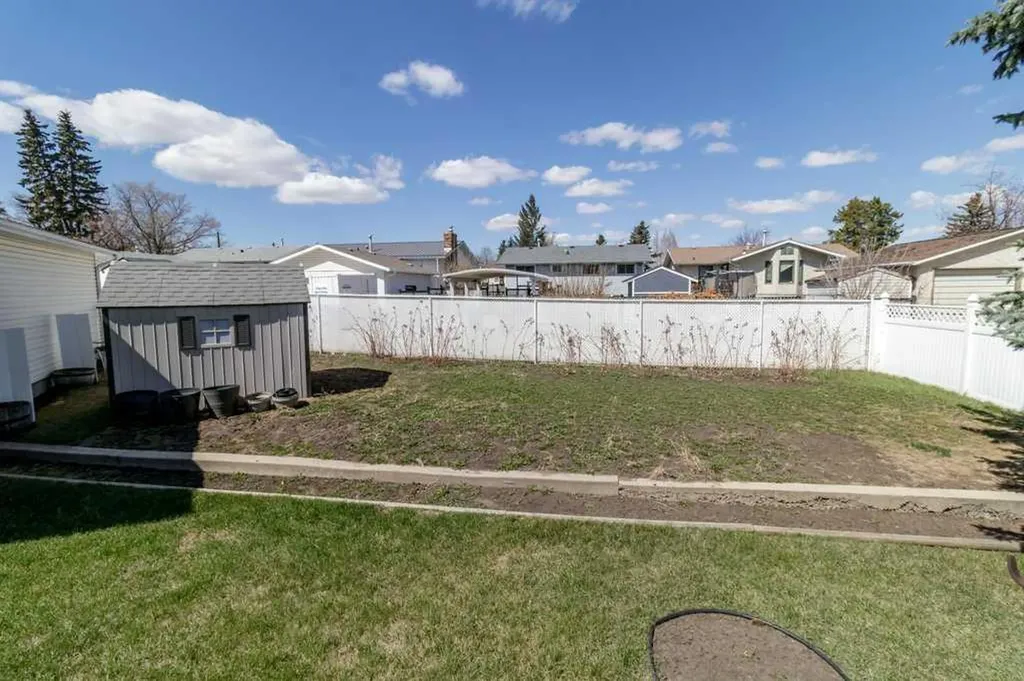 40 Neal Close Red Deer AB T4P 1N4